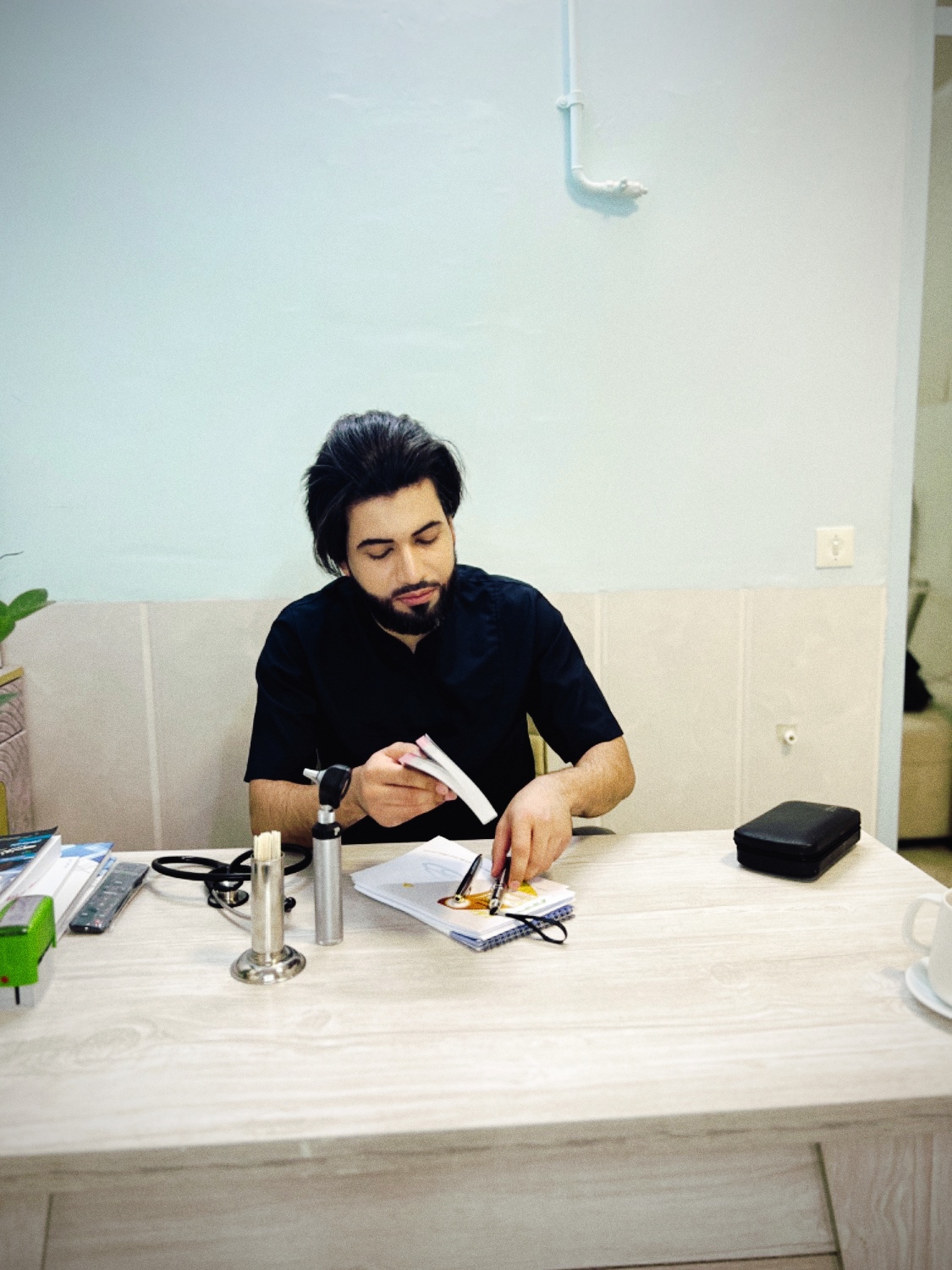  طب20 | سیستم جامع سلامت و درمان  گالری تصاویر مطب دکتر محسن فلکیان